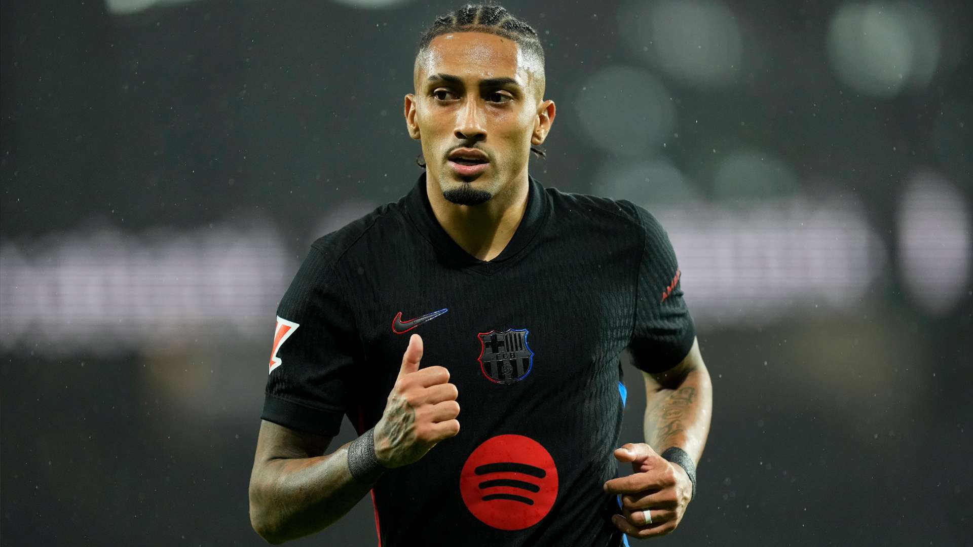 队友们纷纷 队友们纷纷